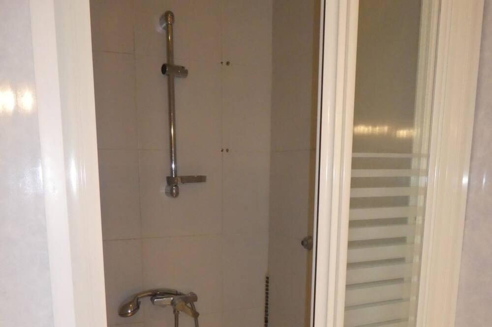 Etanit ! Etape Calme Et Parking Velo, Bicycle - Connection Tous A 1Mn Bus,Train Et Aeroport - Plein Centre De Beziers Pour Visiter,Manger - Chambres Climatisees, Spacieuses Amenagees Pour Singles, Couple, Et Ou Familles - Consigne Et Petit Dej En Plu Exterior photo