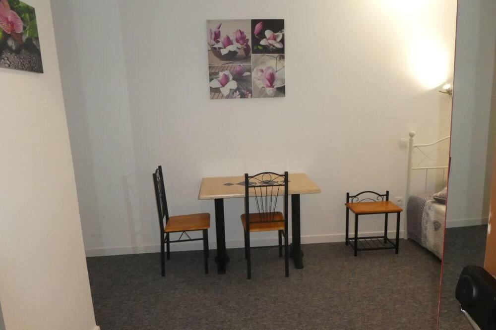 Etanit ! Etape Calme Et Parking Velo, Bicycle - Connection Tous A 1Mn Bus,Train Et Aeroport - Plein Centre De Beziers Pour Visiter,Manger - Chambres Climatisees, Spacieuses Amenagees Pour Singles, Couple, Et Ou Familles - Consigne Et Petit Dej En Plu Exterior photo
