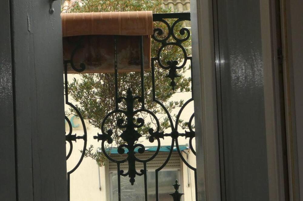 Etanit ! Etape Calme Et Parking Velo, Bicycle - Connection Tous A 1Mn Bus,Train Et Aeroport - Plein Centre De Beziers Pour Visiter,Manger - Chambres Climatisees, Spacieuses Amenagees Pour Singles, Couple, Et Ou Familles - Consigne Et Petit Dej En Plu Exterior photo